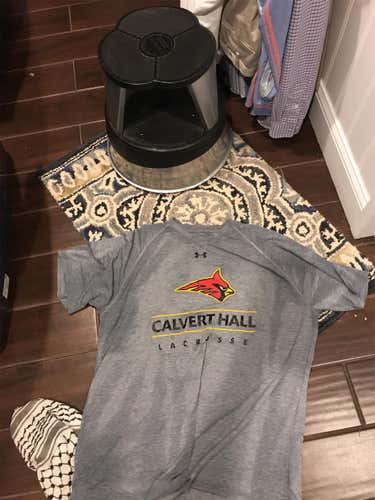 Adult XL Under Armour Shirt