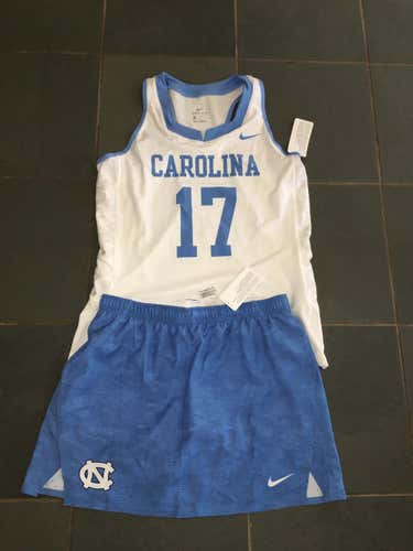 New Nike Womens UNC North Carolina Tar Heels Lacrosse #17 Jersey $90 & Skort $75 Womens..