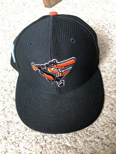 Black Men's 7 1/8 New Era Hat