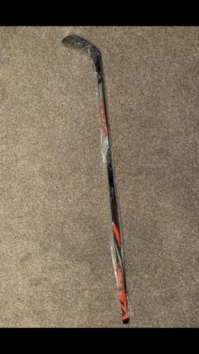 New Right Handed Vapor FlyLite Toe Pro Stock Hockey Stick