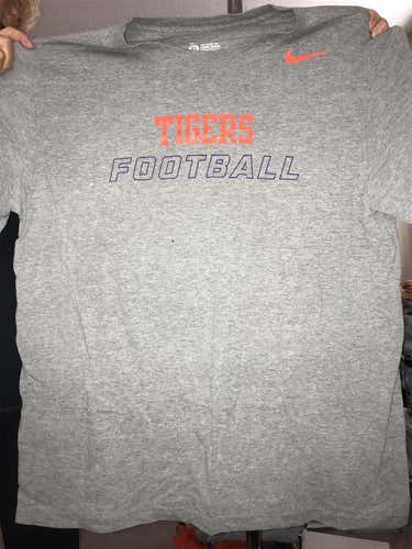 Gray Men's XL Nike Shirt
