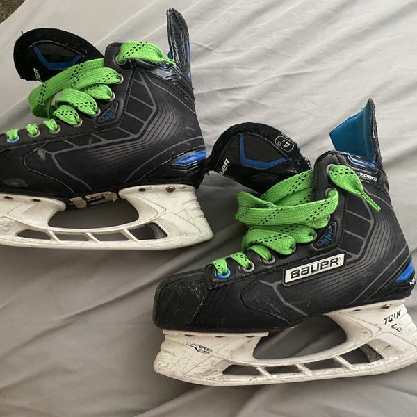 Used Bauer Nexus 7000 EE (Extra Wide) Size 4.5 Hockey Skates