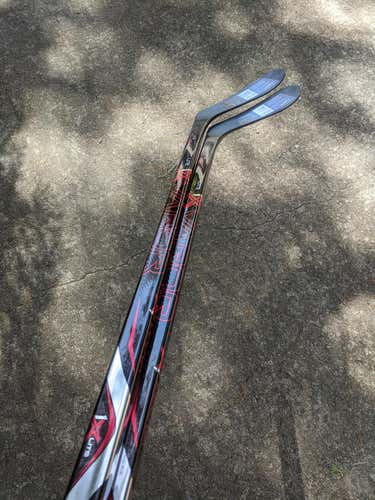 Three (3) New Senior Bauer Right Handed Vapor 1X Lite Hockey Stick Toe P28 with Griptac