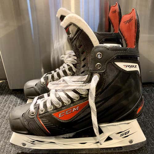 New CCM RBZ EE (Extra Wide) Pro Stock Size 9.5 Hockey Skates