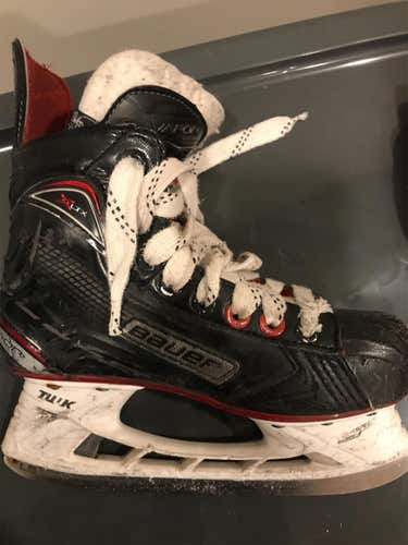 Used Bauer Vapor X LTX D&R (Regular)  Size 2.5 Hockey Skates
