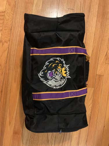 NH Junior Monarchs Junior Player Duffel bag / Skate Towel / Skate Guards
