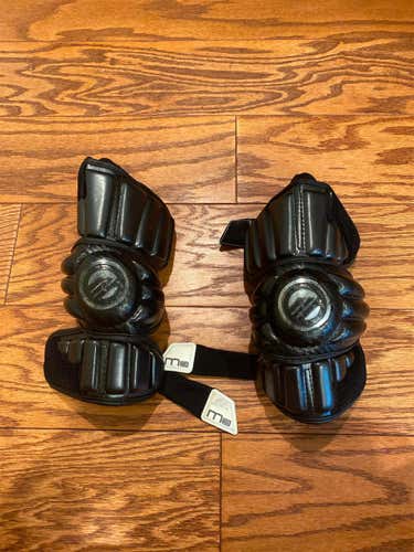 Used Medium Maverik M3 Arm Pads
