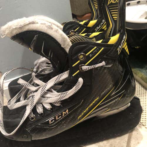 Used CCM Super Tacks D&R (Regular)  Size 4.5 Hockey Skates With an extra pair of blades