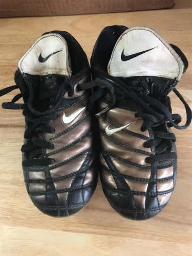 Nike 1st Tract Soccer Cleats Sz 1.5 Black & Gold