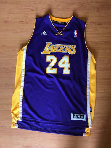 Kobe Bryant Jersey (Youth XL)