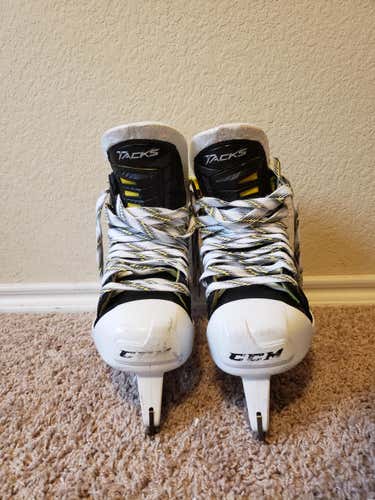 Senior Used CCM Tacks 6092 Hockey Goalie Skates D&R (Regular) Size 7