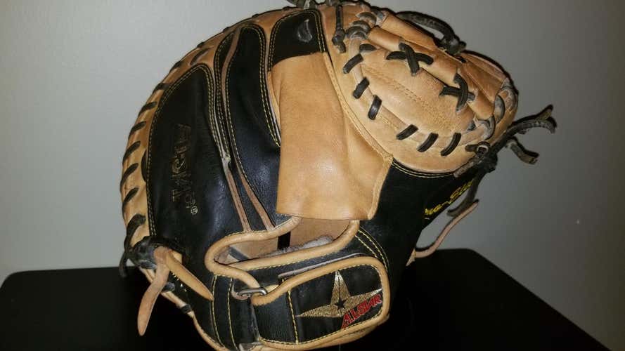 BEST OFFER Lightly Used All Star Right Handed Catcher's CM3000SBT Baseball Glove 33.5"