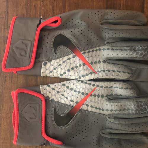 Gray Used XL Nike Batting Gloves