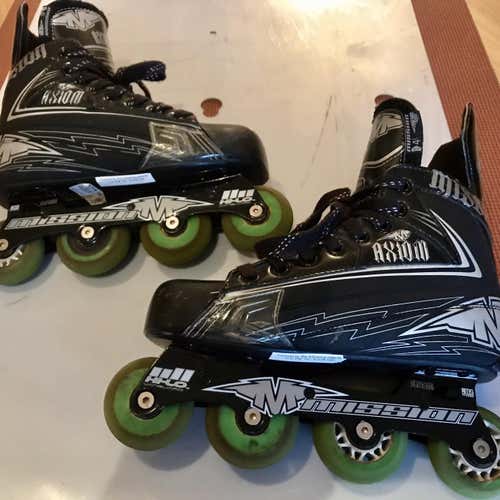 Junior Mission Axiom A3 E&W (Wide) Size 4 Inline Skates