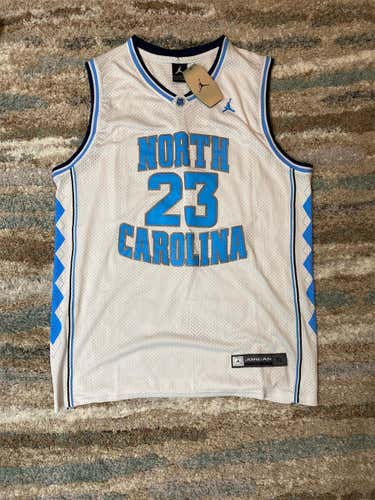 Adult XL Air Jordan Jersey Micheal Jordan UNC 23