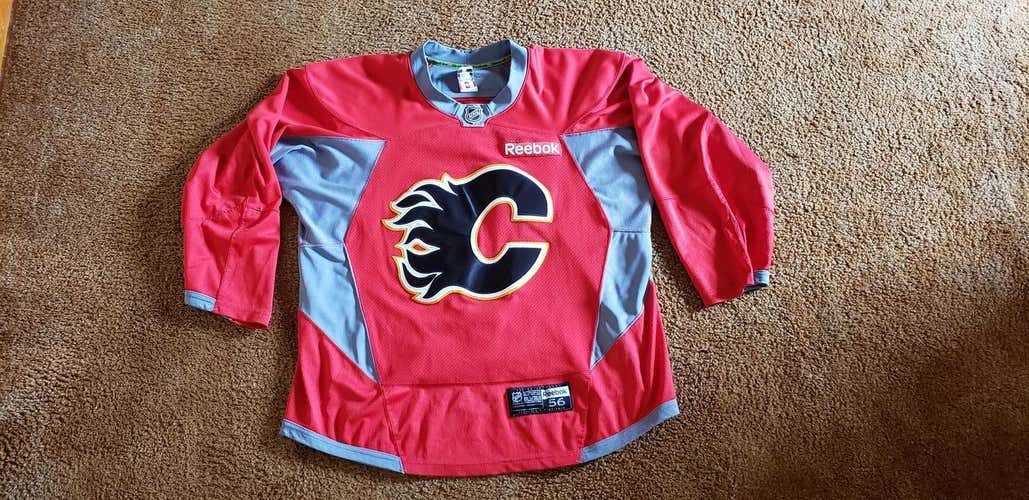 Calgary Flames Practice Jersey Size 56 - made in canada