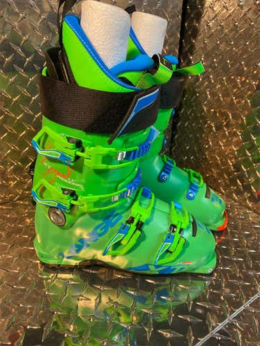 New Powder XT 130 Freetour > 130 Flex Ski Boots