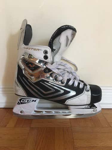 Used CCM Vector 7.0   Size 6.5 Hockey Skates