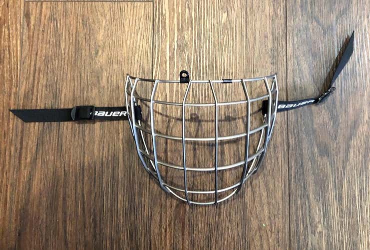 Used Medium Bauer Re-Akt Cage Full Cage No Chin Cup