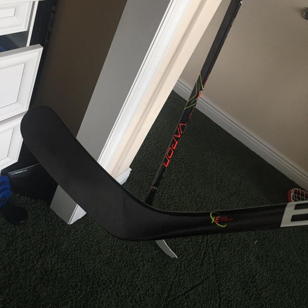 New Right Handed Vapor 2X Pro Mid Hockey Stick