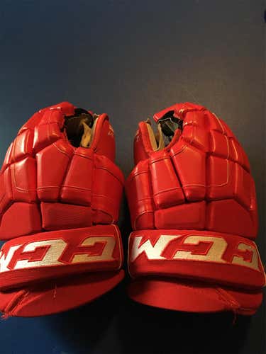 Red Used CCM HG40 14" Pro Stock Gloves