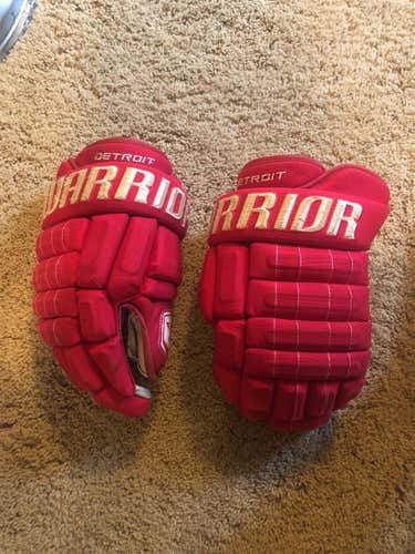 Red Used Warrior Franchise 15" Pro Stock Gloves