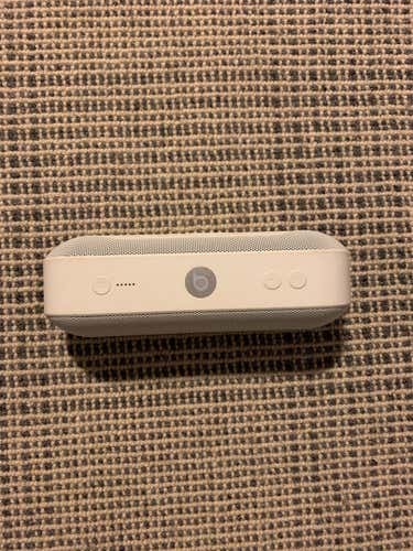 White Used Beats Pill