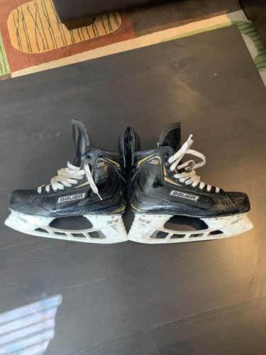 Senior Used Bauer Supreme 2S Pro Hockey Skates E&W (Wide) Pro Stock Size 8.5