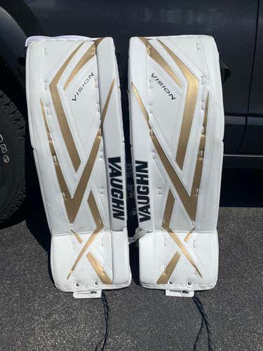 White Used Senior 34 +1" Vaughn Vision 9400 Goalie Leg Pads