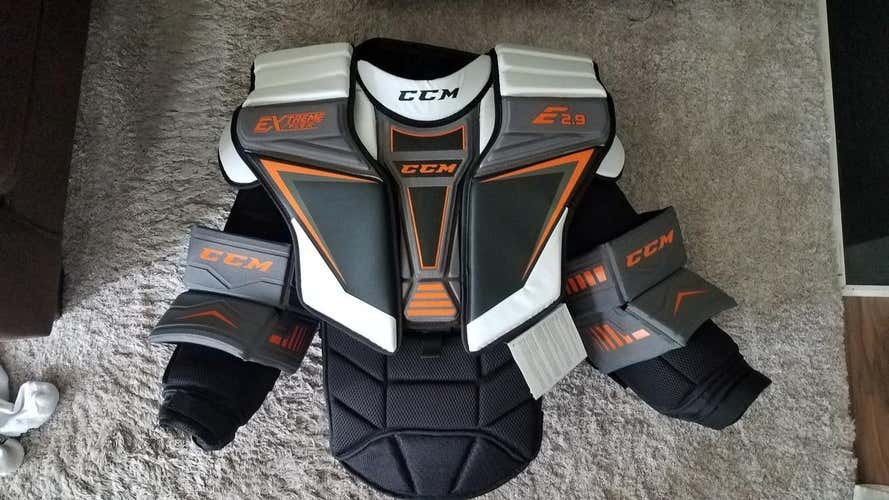 Senior New Large CCM Extreme Flex Shield E2.9 Goalie Chest Protector