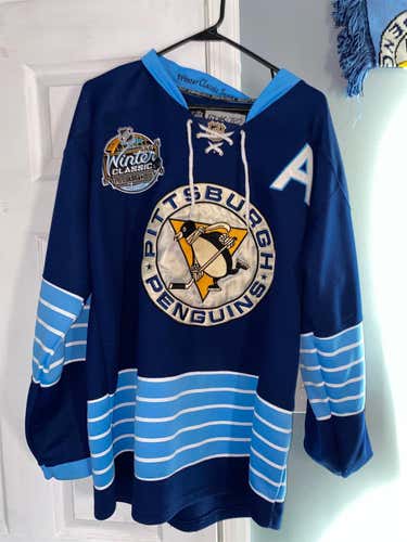 Men’s Size 50 EVGENI MALKIN 2011 Winter Classic Jersey
