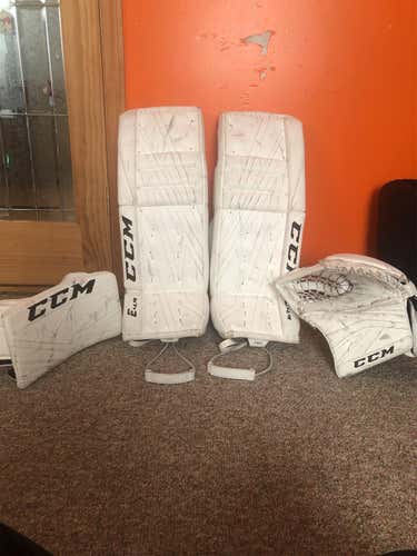 White Used 29" Regular Extreme Flex 3.9  Goalie Full Set
