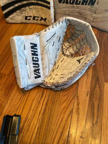 Vaughn V6 1000 Pro Intermediate Glove