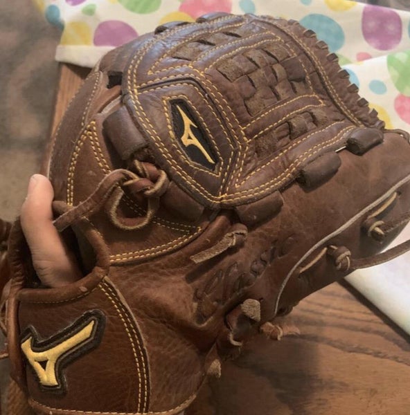 Brown Used Infield Classic Pro Soft 12" Baseball Glove