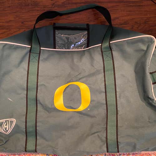 *Oregon Ducks Player Bag - Gently Used