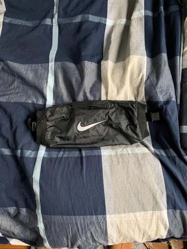 Nike Handwarmer (Mint Condition Used Twice)