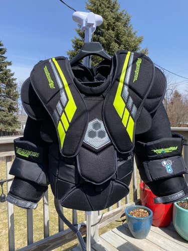 Senior Used Large Vaughn Velocity VE8 Pro Carbon Goalie Chest Protector