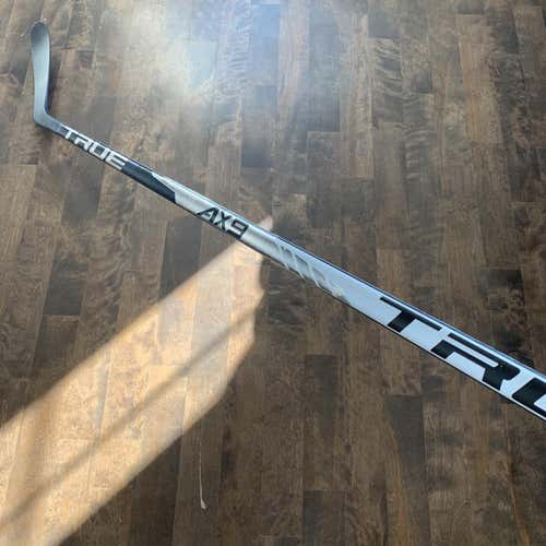 New - True AX9 TC4 80 Flex RH Hockey Stick