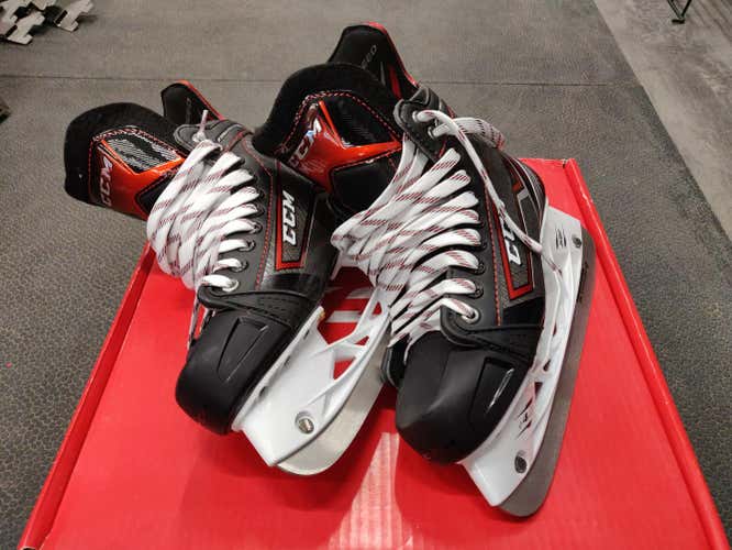 Junior New CCM JetSpeed Xtra Pro Plus Hockey Skates D&R (Regular) Size 5.5