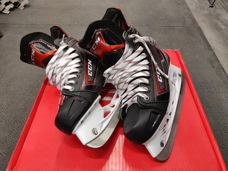 Junior New CCM JetSpeed Xtra Pro Plus Hockey Skates D&R (Regular) Size 5.5