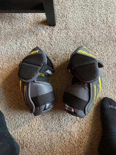 Used Medium Bauer Supreme 150  Elbow Pads