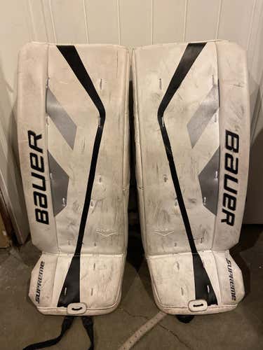 White Used Intermediate 26" Bauer Regular Supreme 1S Goalie Full Set