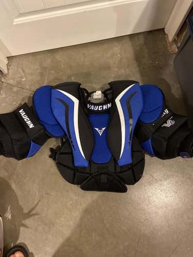 Intermediate Used Small Vaughn V6 800 Goalie Chest Protector Pro Stock