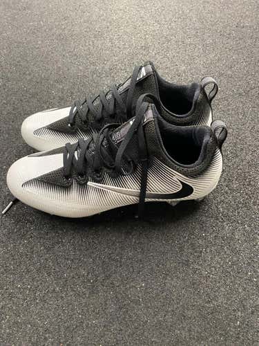 White New Men's 9.5 (Women's 10.5) Molded Cleats Nike Low Cut