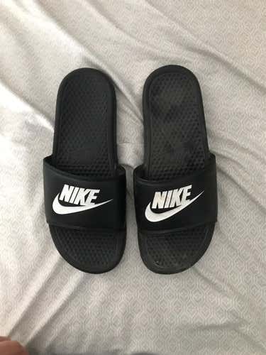 Adult 10 Nike Slides