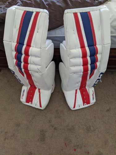 White Used Senior 33" CCM Extreme Flex II Goalie Leg Pads