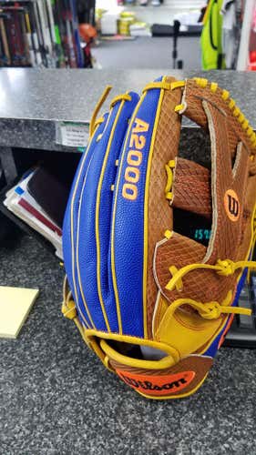 New Wilson Right Handed A2000 March 2020 Glove of the Month  Baseball Glove 12.75"