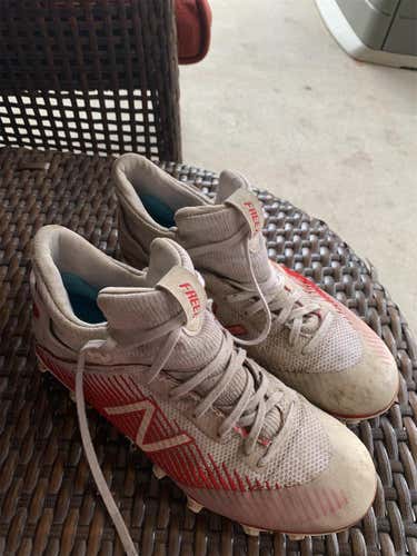 Red Men's 7.0 (Women's 8.0) New Balance