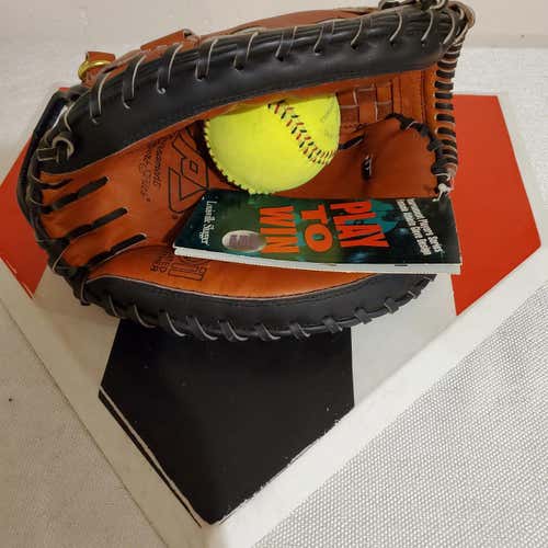 Louisville Slugger TPS Tournament PLayer Series Female First Base/Catchers Glove