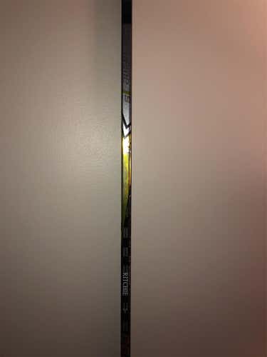 Brett Ritchie Right Handed Supreme 1S Mid Pro Stock Hockey Stick